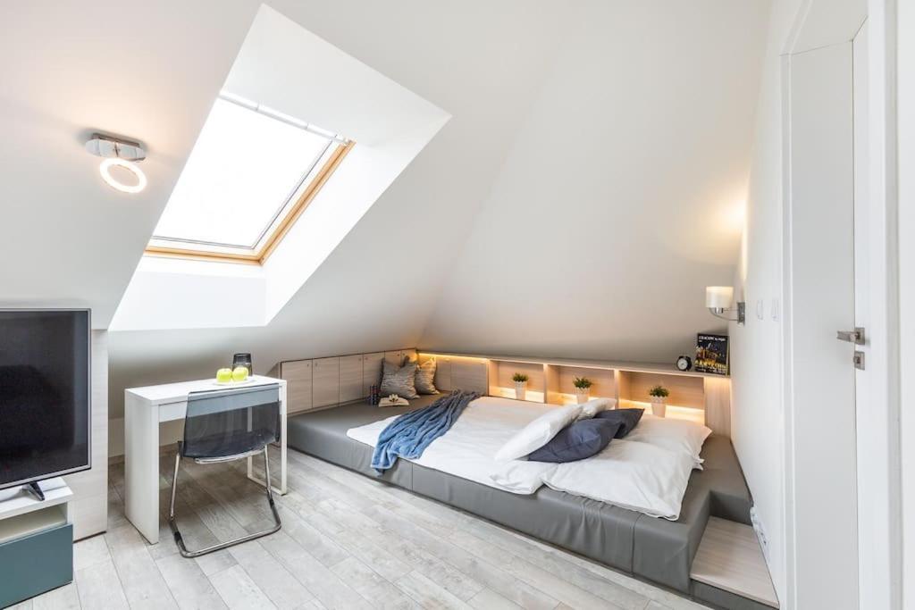 Modern & New Place Next To Wawel Castle & Vistula 크라쿠프 외부 사진